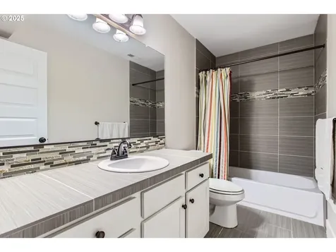 3768 NW Unrath Place Portland OR 97229