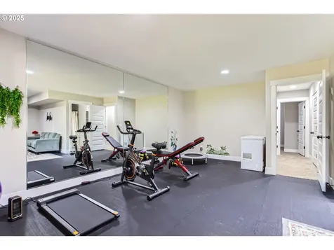 3768 NW Unrath Place Portland OR 97229