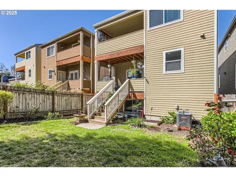 3768 NW Unrath Place Portland OR 97229