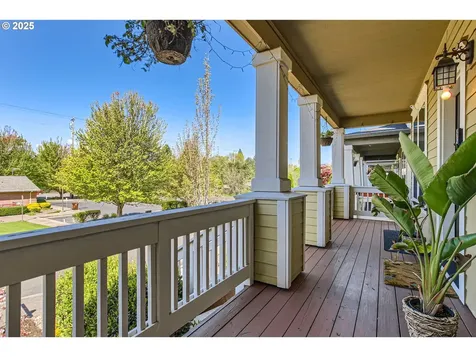 3768 NW Unrath Place Portland OR 97229