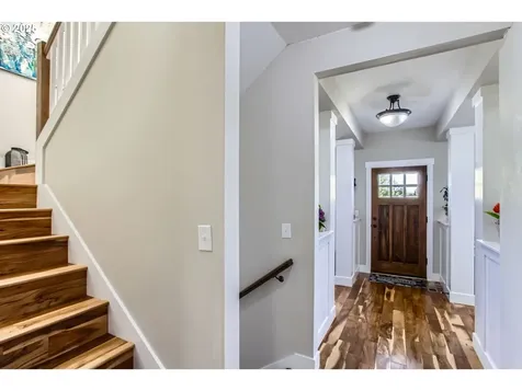 3768 NW Unrath Place Portland OR 97229
