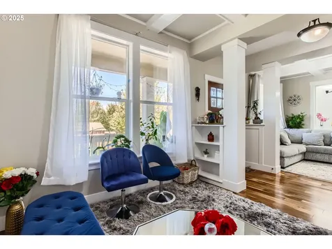 3768 NW Unrath Place Portland OR 97229