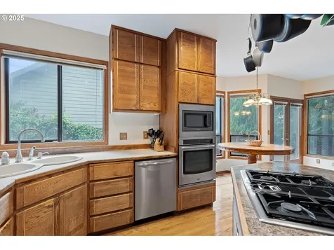 10125 SW 72nd Avenue Portland OR 97223