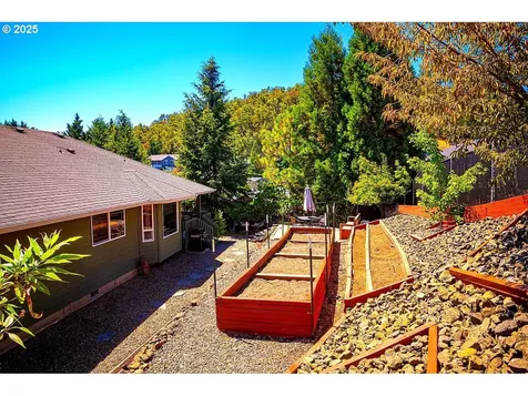 2380 NW Glenmar Drive Roseburg OR 97471