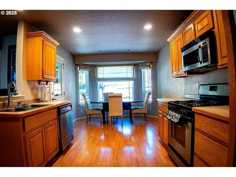 2380 NW Glenmar Drive Roseburg OR 97471