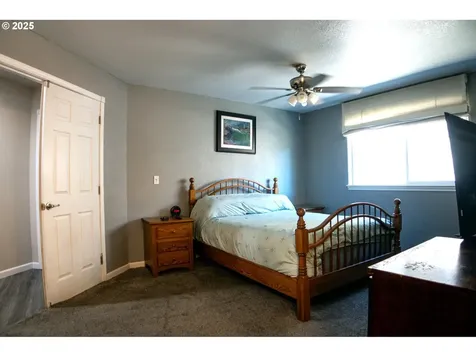 2380 NW Glenmar Drive Roseburg OR 97471