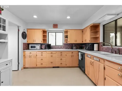 1321 NW King Avenue Pendleton OR 97801