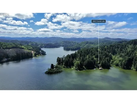 3226 S Tenmile Lake Lakeside OR 97449