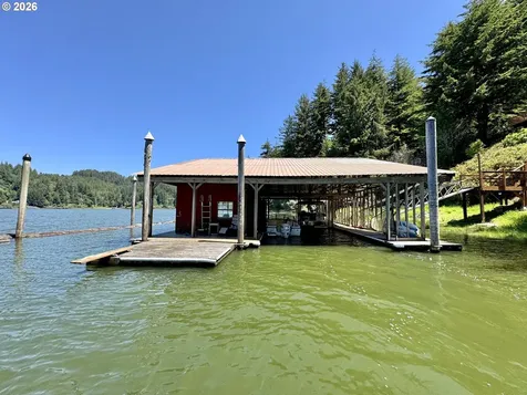 3226 S Tenmile Lake Lakeside OR 97449