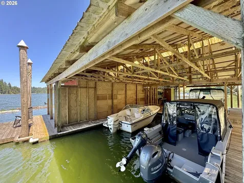3226 S Tenmile Lake Lakeside OR 97449