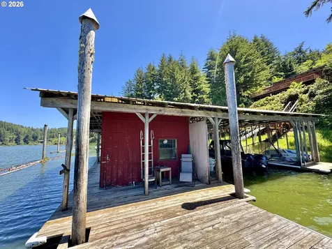 3226 S Tenmile Lake Lakeside OR 97449