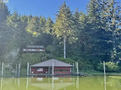 3226 S Tenmile Lake Lakeside OR 97449