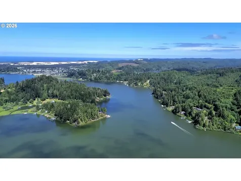 3226 S Tenmile Lake Lakeside OR 97449