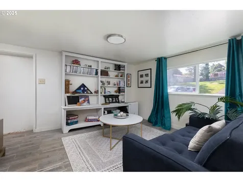1911 NE 19th Street Lincoln City OR 97367