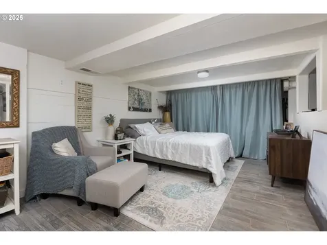 1911 NE 19th Street Lincoln City OR 97367