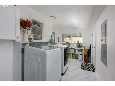 1911 NE 19th Street Lincoln City OR 97367