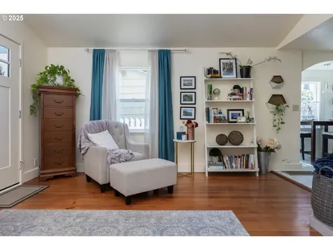 1911 NE 19th Street Lincoln City OR 97367