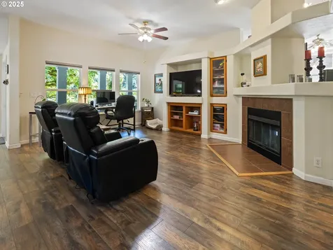 138 E Thissell Road Tidewater OR 97390