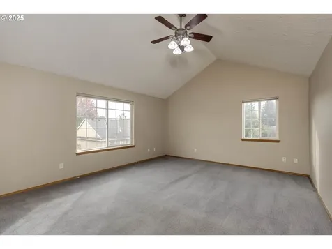 2390 NW Grenfell Loop Mcminnville OR 97128