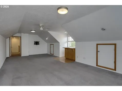 2390 NW Grenfell Loop Mcminnville OR 97128