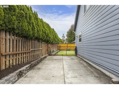 2390 NW Grenfell Loop Mcminnville OR 97128