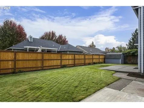 2390 NW Grenfell Loop Mcminnville OR 97128