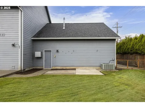 2390 NW Grenfell Loop Mcminnville OR 97128