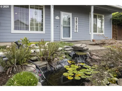 2390 NW Grenfell Loop Mcminnville OR 97128