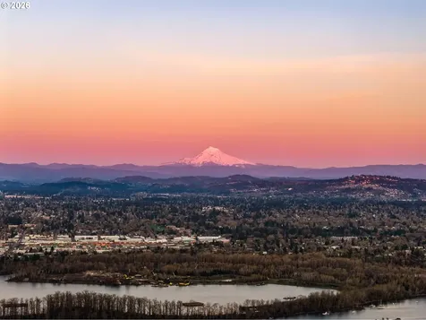1209 SW Hessler Drive Portland OR 97239