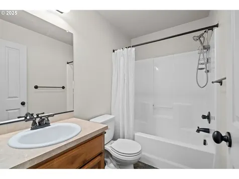 3802 NW 121st Street Vancouver WA 98685