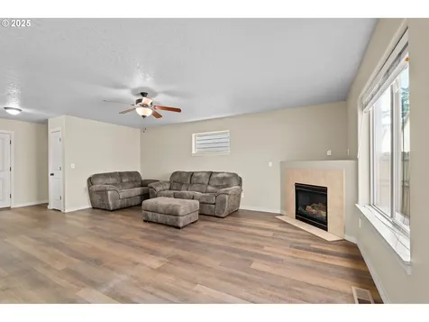 3802 NW 121st Street Vancouver WA 98685