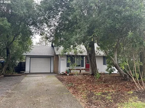 2060 20th Street Florence OR 97439