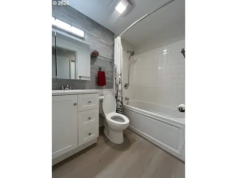 2060 20th Street Florence OR 97439