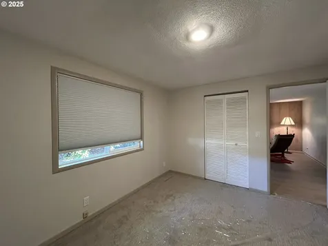 2060 20th Street Florence OR 97439