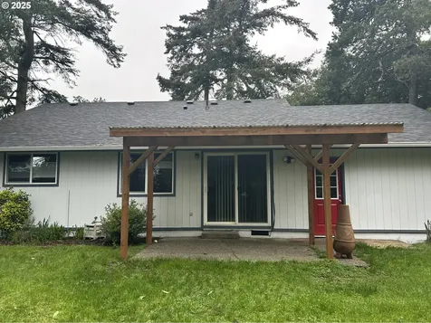 2060 20th Street Florence OR 97439