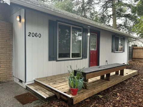 2060 20th Street Florence OR 97439