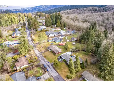 142 S Vista Way Kelso WA 98626