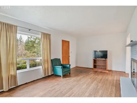 142 S Vista Way Kelso WA 98626