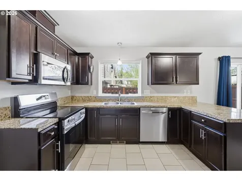 406 Sunset Court Amity OR 97101