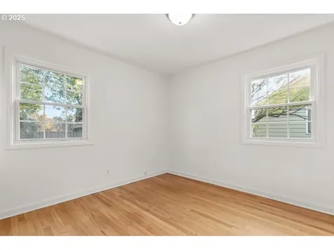 7066 N University Avenue Portland OR 97203