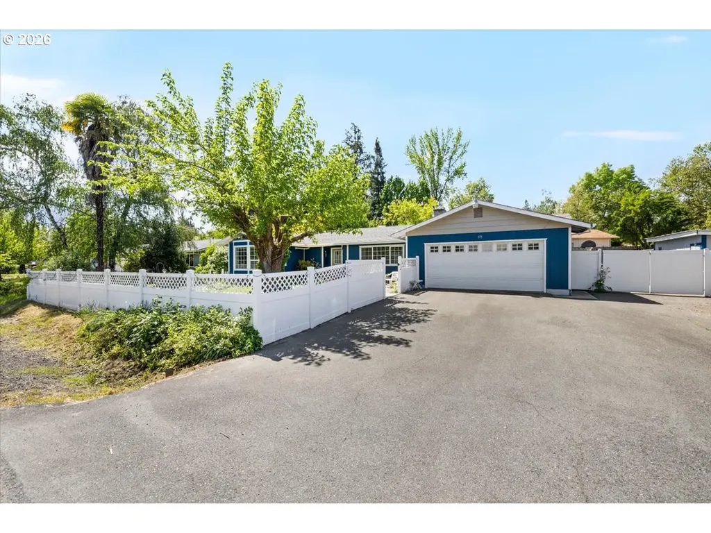 975 Fruitdale Drive Grants Pass OR 97527