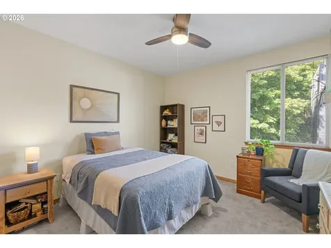 2024 SW Howards Way Portland OR 97201