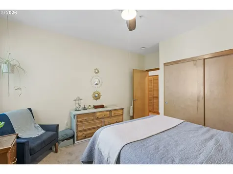 2024 SW Howards Way Portland OR 97201