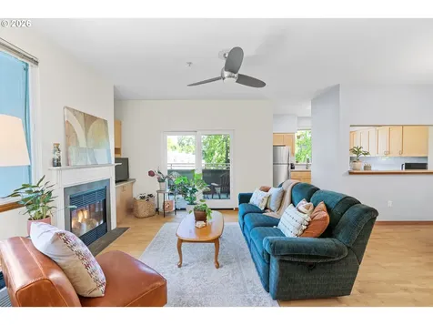 2024 SW Howards Way Portland OR 97201