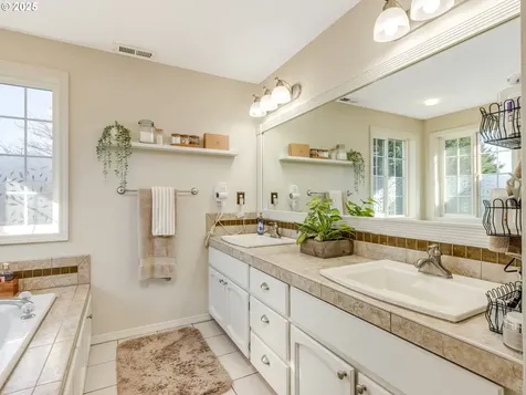 15820 NE 20th Street Vancouver WA 98684