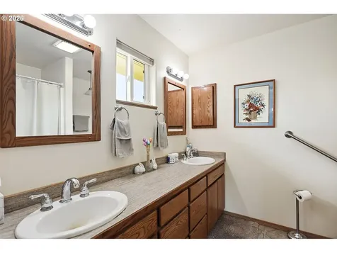 64 Seely Drive Goldendale WA 98620