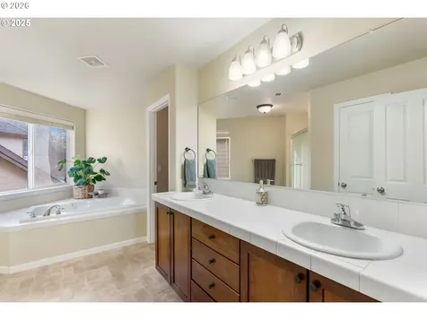 16270 SE Jasper Drive Damascus OR 97089