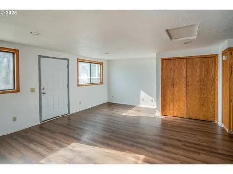 1090 4th Avenue Hammond OR 97121