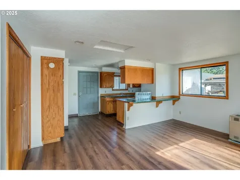 1090 4th Avenue Hammond OR 97121