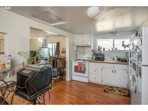 1090 4th Avenue Hammond OR 97121